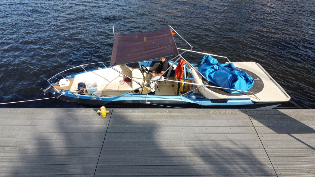 DCIM100MEDIADJI_0016.JPG motorówka do parasailingu